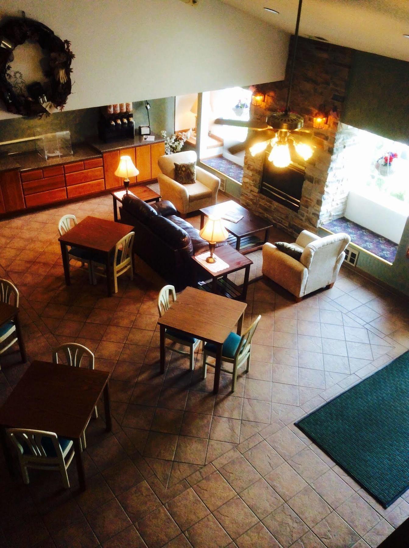 Forty Club Inn Deerwood ภายนอก รูปภาพ